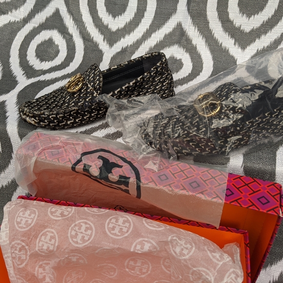 NWB Tory Burch Driver Loafers - Picture 5 of 7